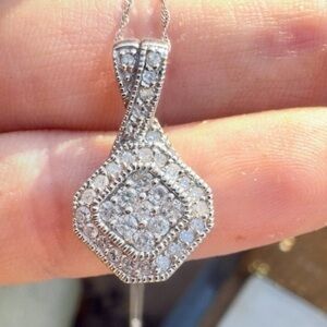 Elegant White Gold Pendant Necklace New